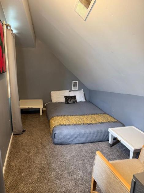 Stylish Remodeled 23 Large Beds Near Elvis Presley * Memphis