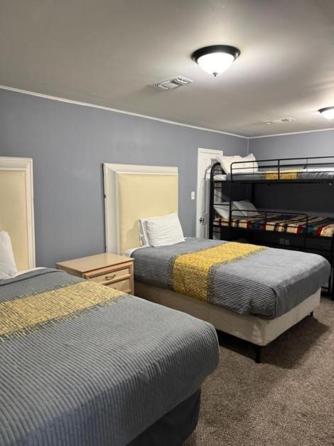 Holiday home Stylish Remodeled 23 Large Beds Near Elvis Presley Memphis
