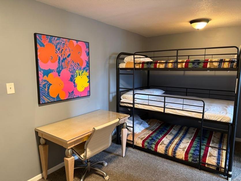 Stylish Remodeled 23 Large Beds Near Elvis Presley * Memphis