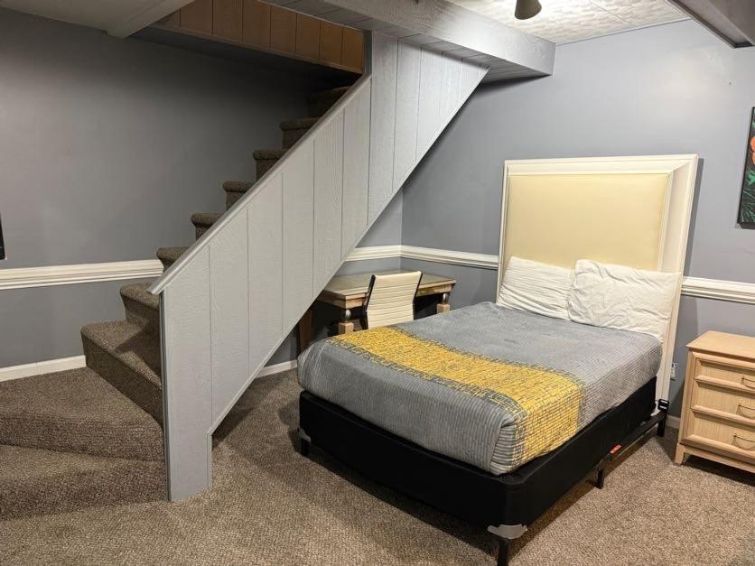 Holiday home Stylish Remodeled 23 Large Beds Near Elvis Presley