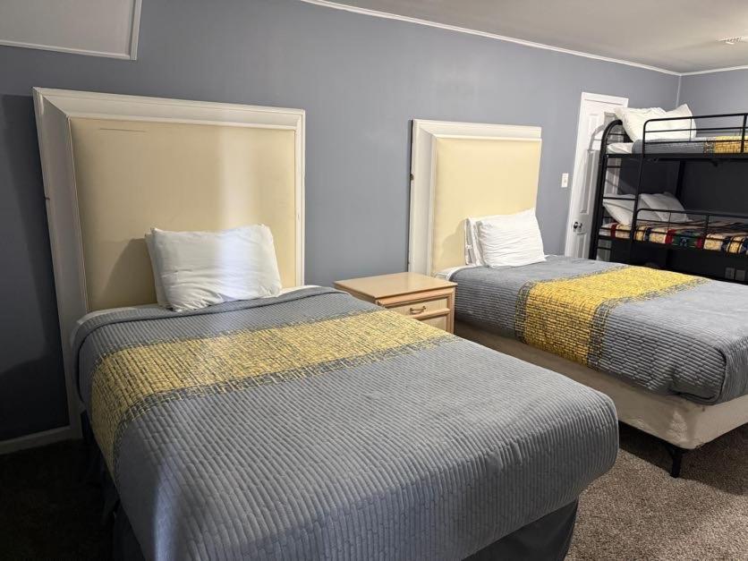 Stylish Remodeled 23 Large Beds Near Elvis Presley Holiday home Memphis