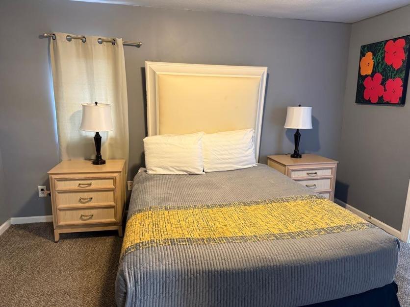 Stylish Remodeled 23 Large Beds Near Elvis Presley Memphis