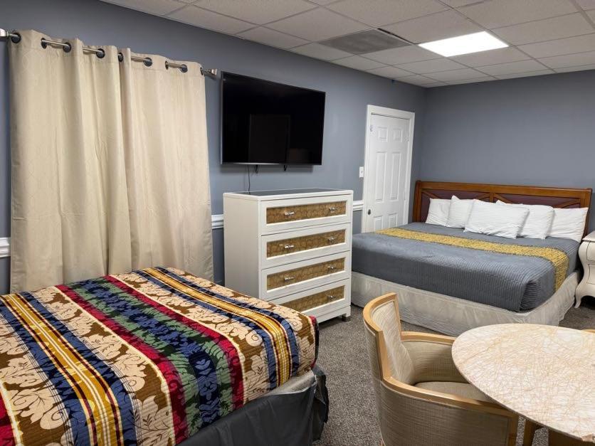 Holiday home Stylish Remodeled 23 Large Beds Near Elvis Presley *