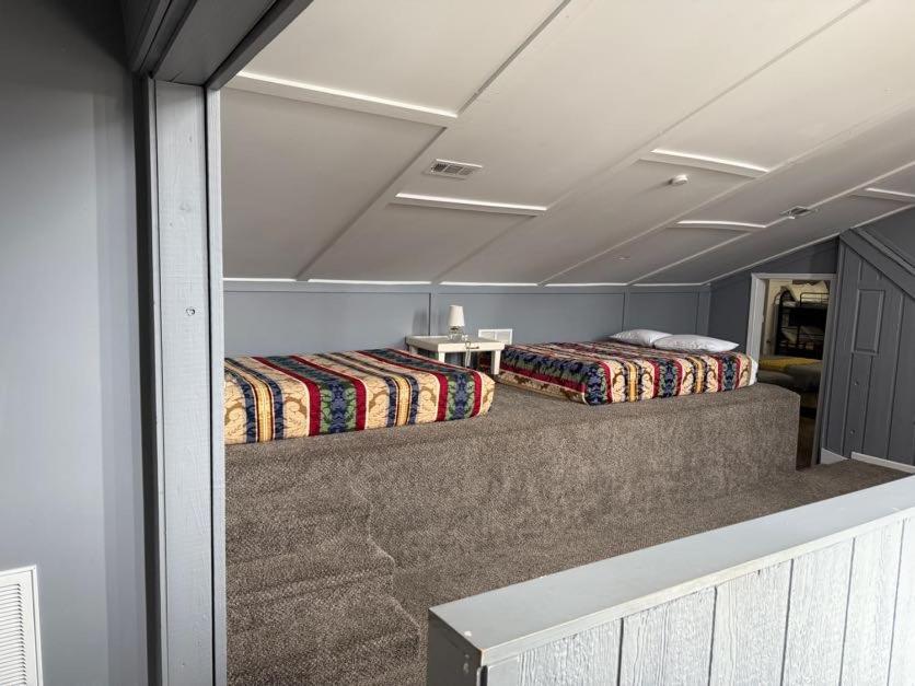 Stylish Remodeled 23 Large Beds Near Elvis Presley * Memphis