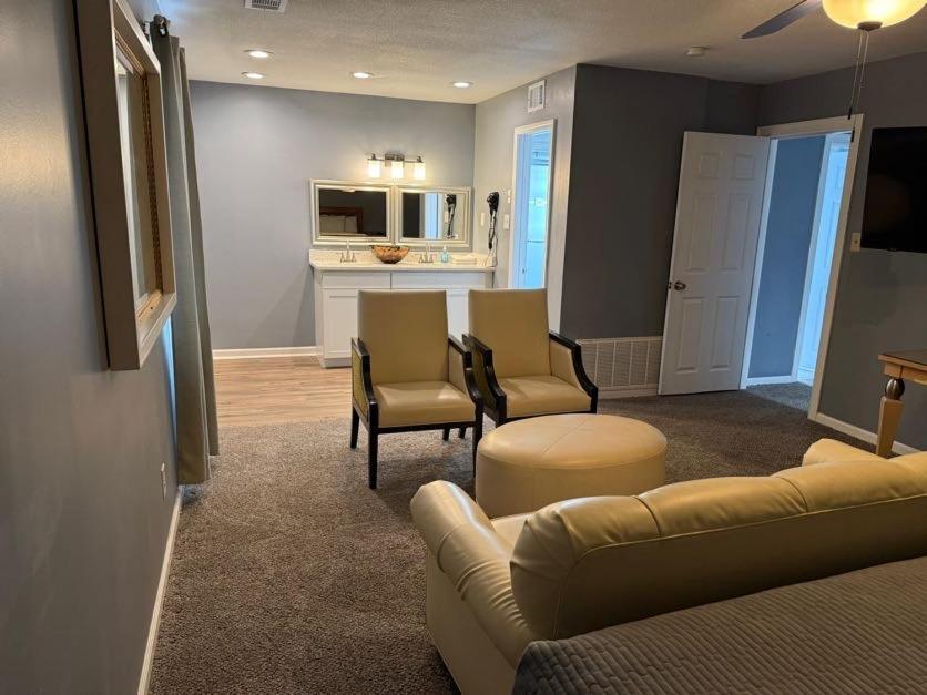 Holiday home Stylish Remodeled 23 Large Beds Near Elvis Presley Memphis