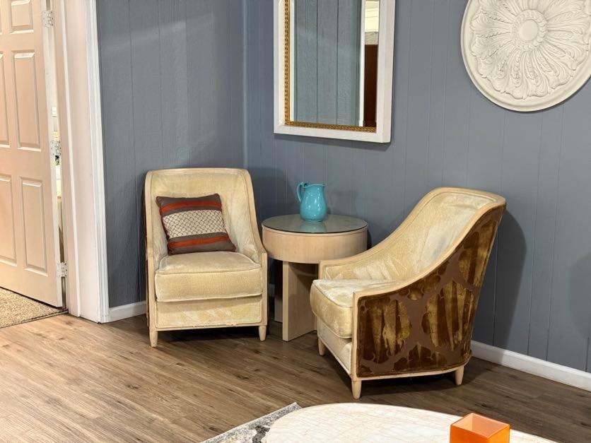 Stylish Remodeled 23 Large Beds Near Elvis Presley * Memphis