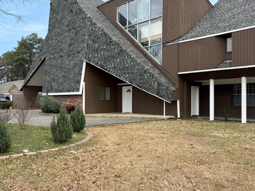 Stylish Remodeled 23 Large Beds Near Elvis Presley Memphis