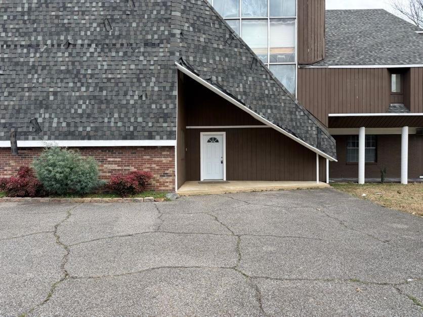Stylish Remodeled 23 Large Beds Near Elvis Presley Holiday home Memphis